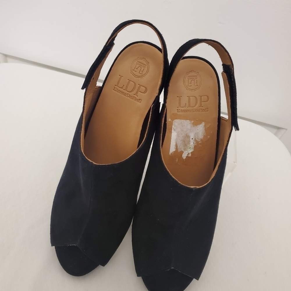 NWOB L'Amour Des Pieds "Idaline" Black Suede Peep Toe Wedge Heels Size 9.5 Chic - Picture 8 of 9